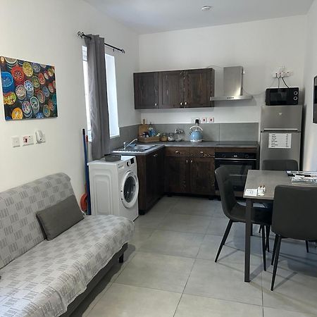 St Gaetans Studio Apartment 6A Hamrun Ngoại thất bức ảnh